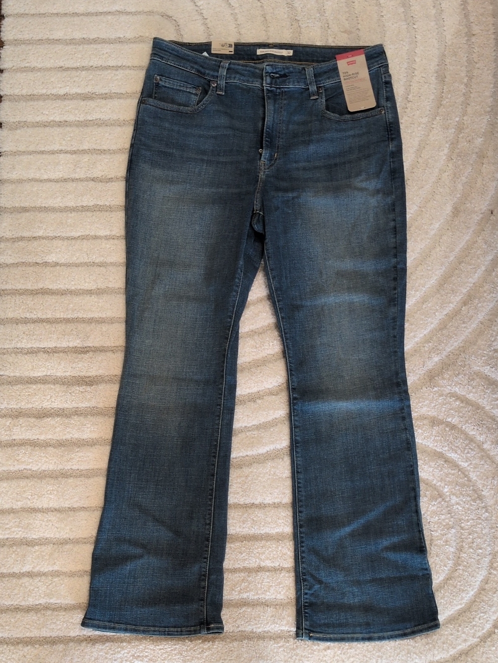 Levi's 725 High Rise Bootcut Women's Jeans
